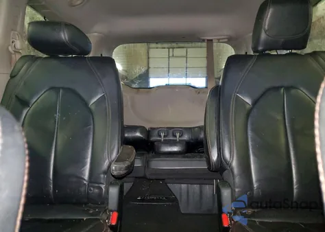 2017 Chrysler Pacifica Touring L z USA, uszkodzony, nr VIN 2C4RC1BG2HR613057